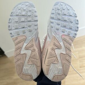 NIKE AIR MAX PINL SHOES SIZE 7
